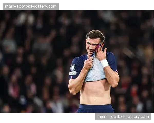 前巴黎球星罗滕在专栏中点评老东家当前战术体系