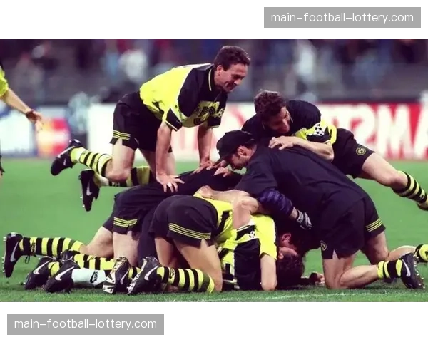 裁判委员会重申欧冠赛事对“有利进攻”原则的执法尺度统一 裁判委员会重申欧冠赛事对“有利进攻”原则的执法尺度统一