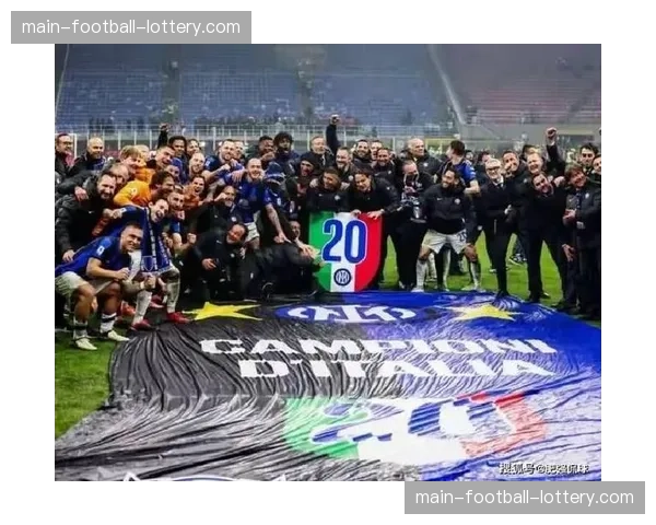 国米vs利物浦比赛出现重大争议判罚,VAR介入后维持原判未给点球 国米vs利物浦比赛出现重大争议判罚,VAR介入后维持原判未给点球